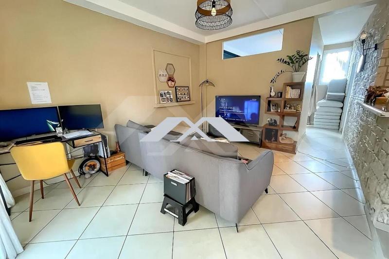 Maison - 170 m² - 6 pièces