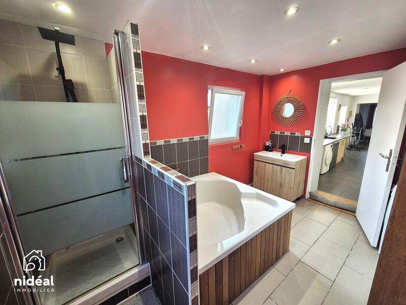 Maison - 103 m² - 6 pièces