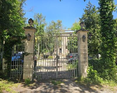 Maison - 790 m² - 15 pièces