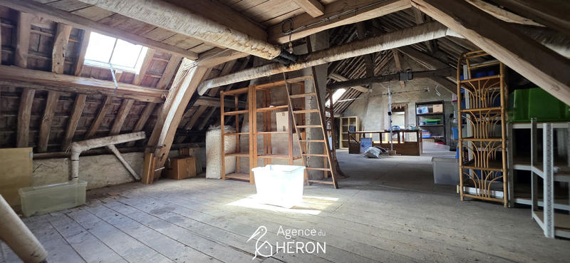 Maison - 373 m² - 10 pièces