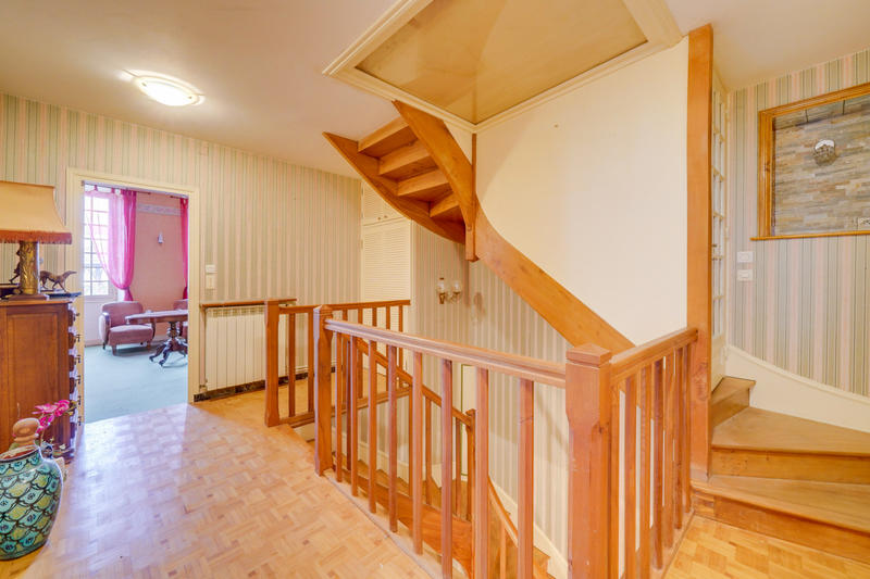 Maison - 200 m² - 5 pièces