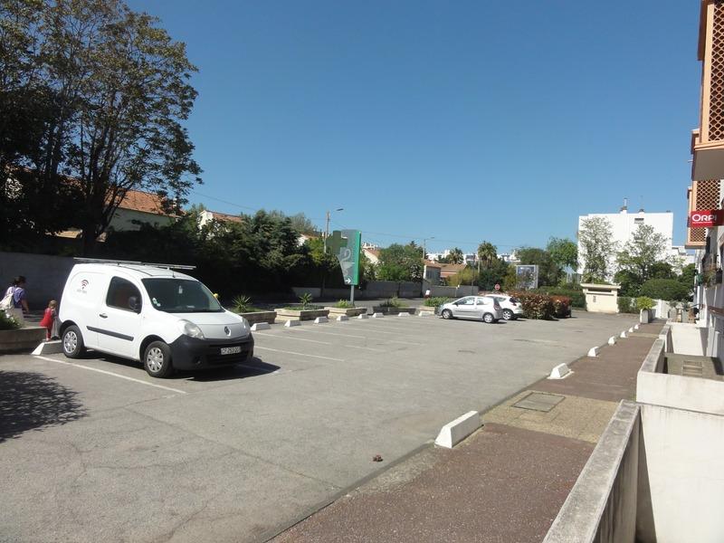 Local commercial - 148 m² - 11 pièces