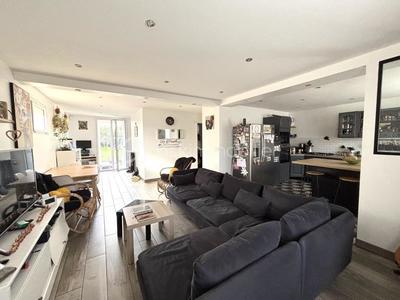 Maison - 87 m² - 5 pièces