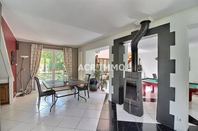 Maison - 254 m² - 9 pièces