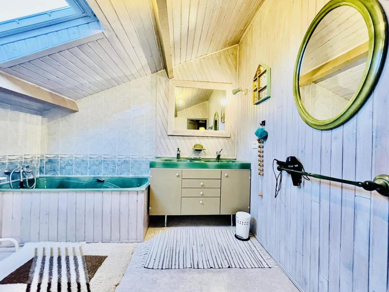 Maison traditionnelle - 145 m² - 5 pièces