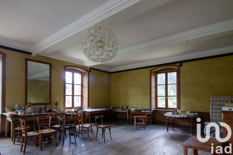 Maison - 260 m² - 10 pièces