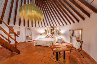 Mas - 575 m² - 21 pièces