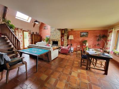 Maison - 164 m² - 9 pièces