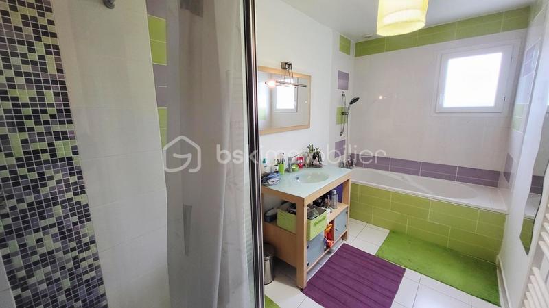 Maison traditionnelle - 220 m² - 9 pièces