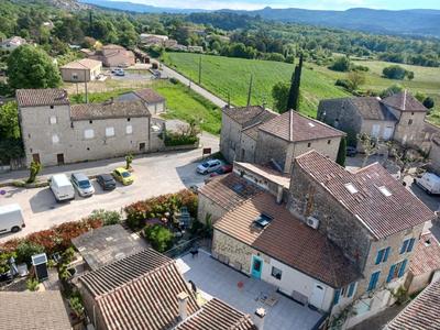 Local commercial - 445 m² - 15 pièces