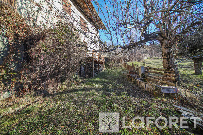 Maison - 430 m² - 4 pièces