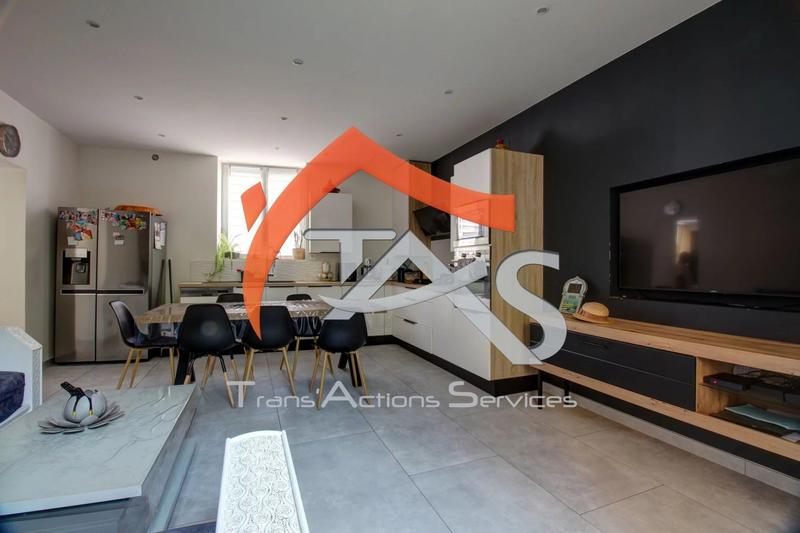 Immeuble - 214 m² - 8 pièces