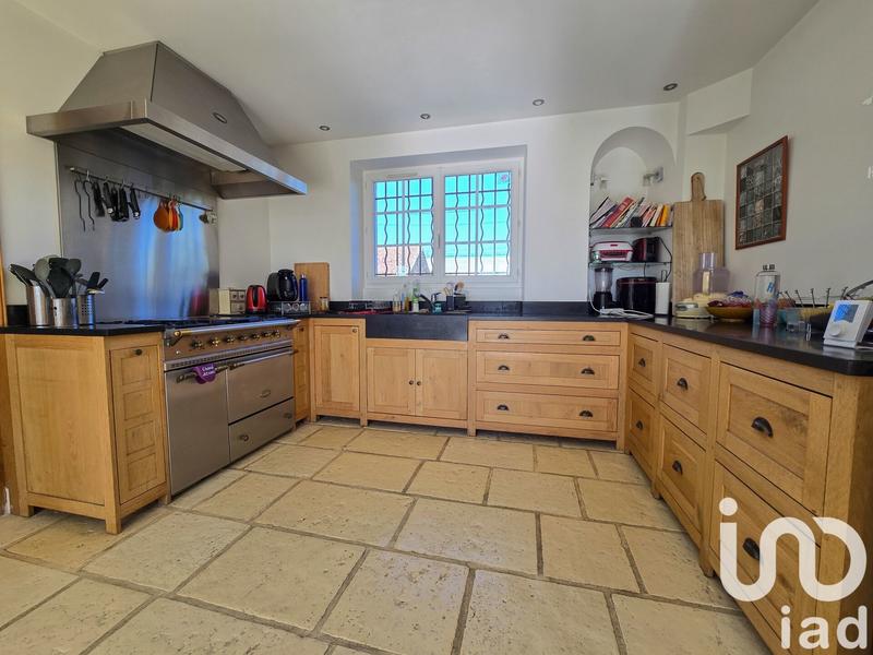 Maison - 238 m² - 8 pièces