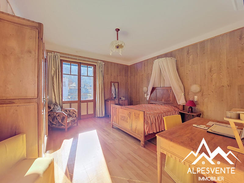 Maison ancienne - 294 m² - 13 pièces