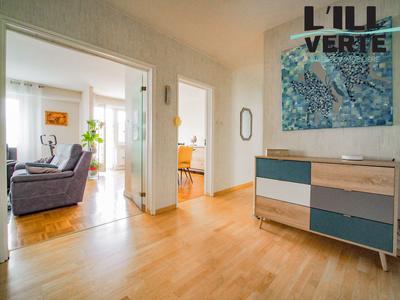 Appartement - 99 m² - 4 pièces