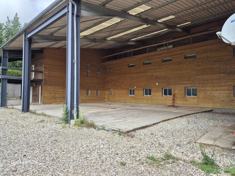 Local commercial - 1 100 m²