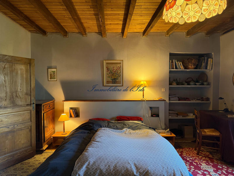 Maison - 300 m² - 11 pièces