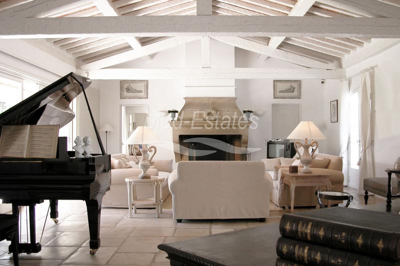 Demeure - 703 m² - 17 pièces