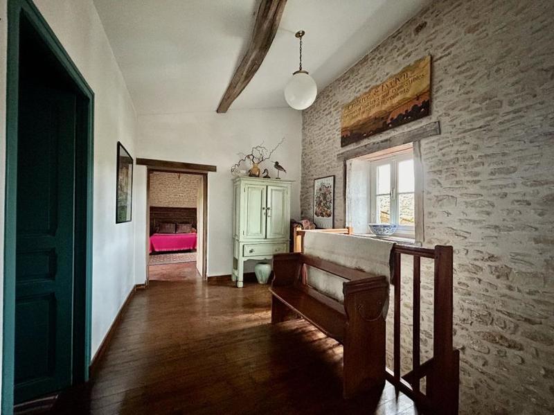 Maison - 204 m² - 9 pièces