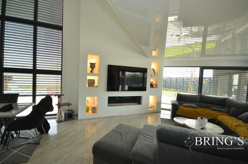 Villa - 275 m² - 7 pièces