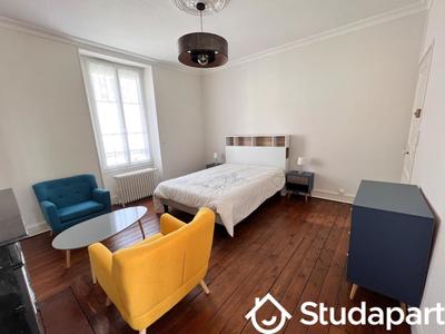 Chambre - 28 m² - 1 pièce