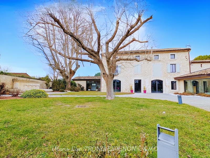 Mas - 471 m² - 15 pièces