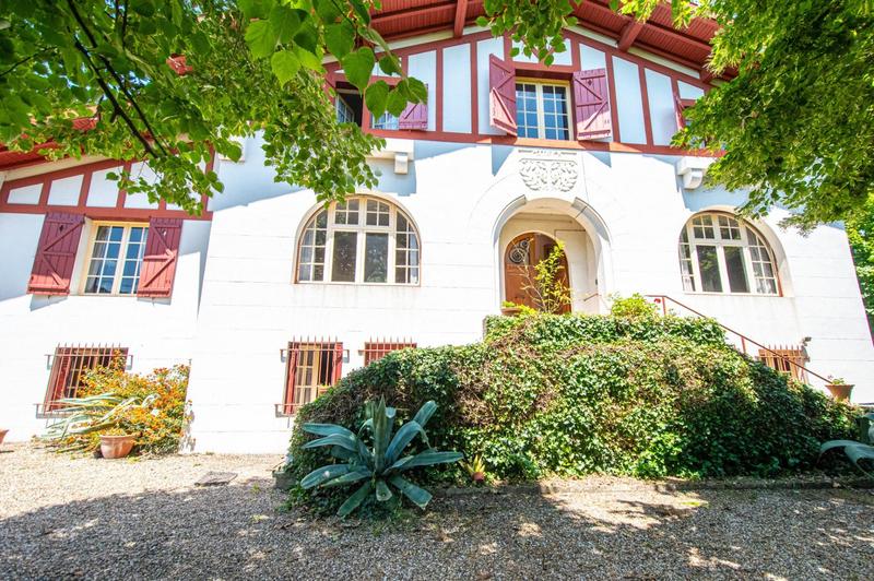 Villa - 295 m² - 12 pièces