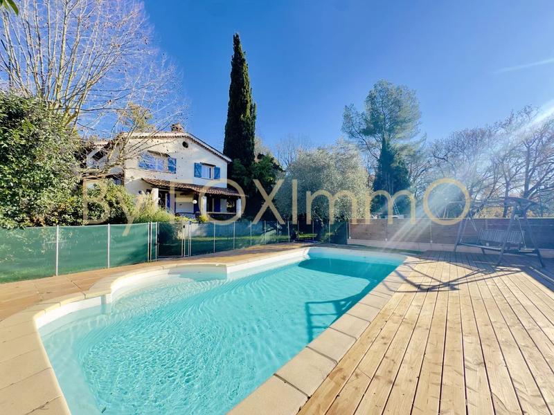 Villa - 220 m² - 7 pièces