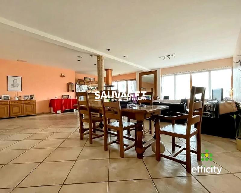 Maison - 320 m² - 11 pièces