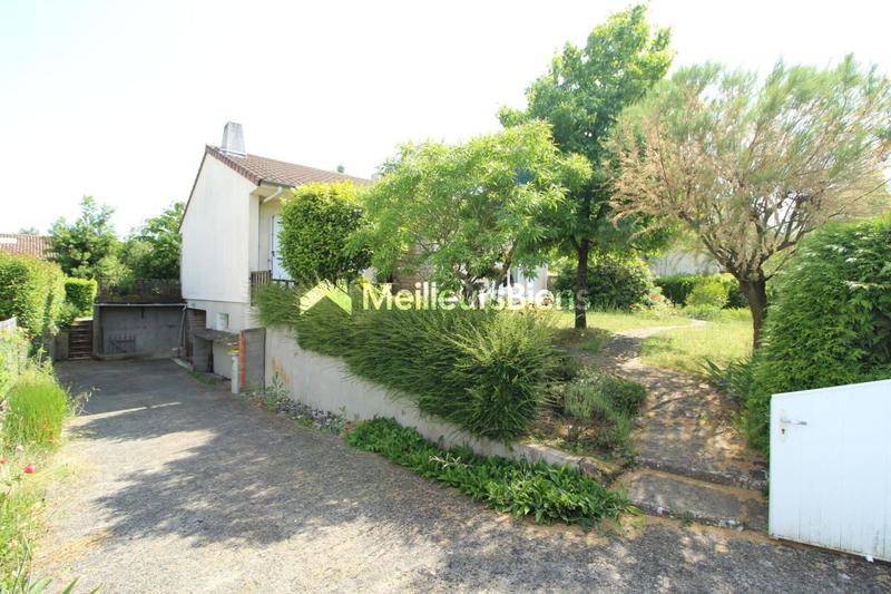 Maison - 92 m² - 5 pièces