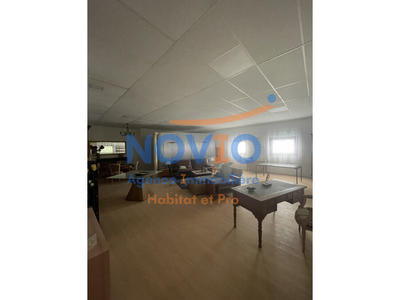 Bureau - 128 m² - 1 pièce