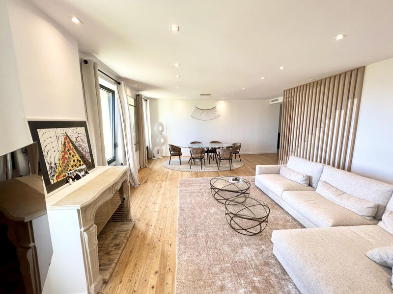 Duplex - 210 m² - 7 pièces