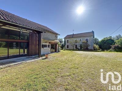 Maison - 375 m² - 10 pièces