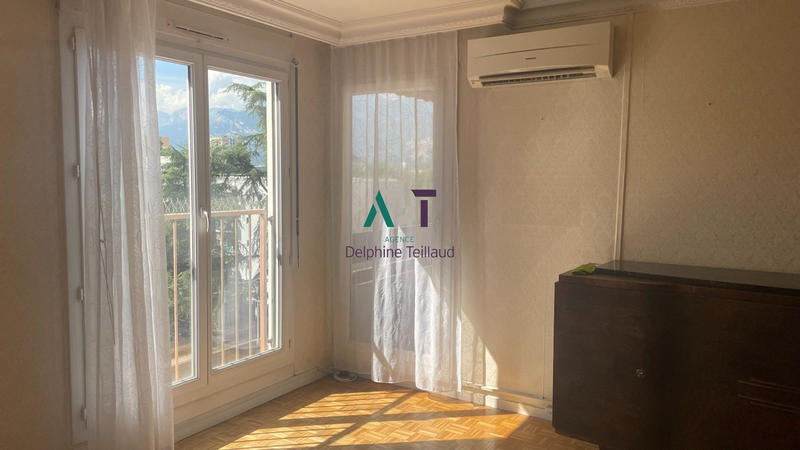 Appartement - 102 m² - 5 pièces