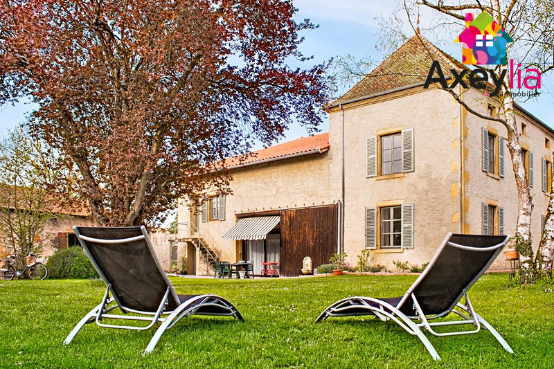 Propriété - 409 m² - 10 pièces