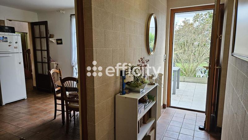 Maison - 233 m² - 8 pièces