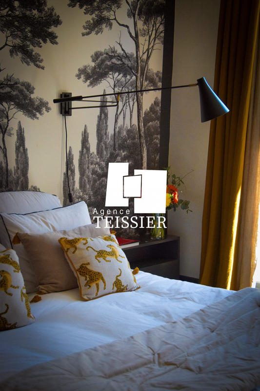 Maison - 434 m² - 11 pièces