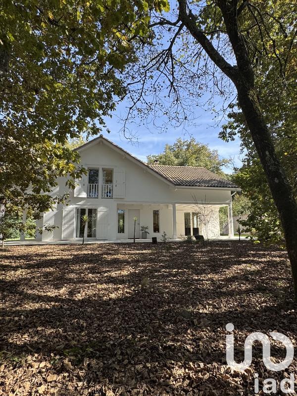 Maison - 225 m² - 6 pièces