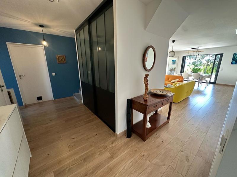 Villa - 186 m² - 8 pièces