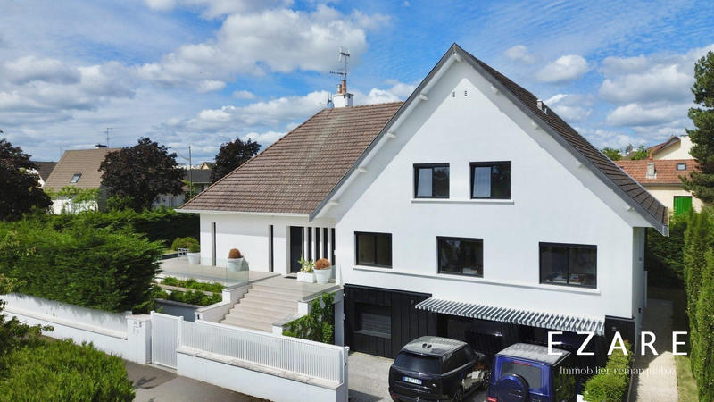 Maison - 361 m² - 12 pièces