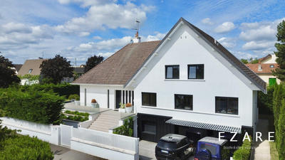 Maison - 361 m² - 12 pièces