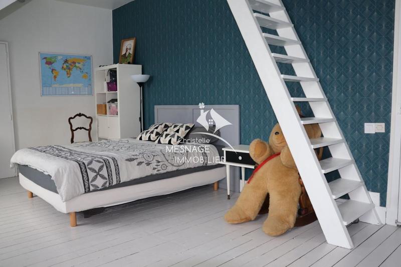 Demeure - 224 m² - 8 pièces