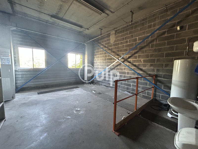 Entrepôt - 1 200 m² - 1 pièce