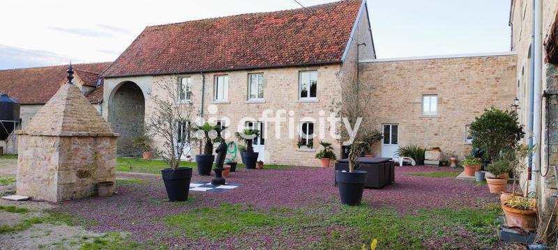 Maison - 250 m² - 8 pièces