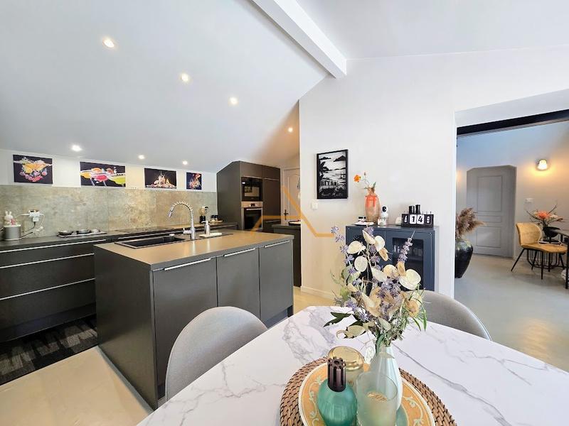 Maison en pierre - 185 m² - 7 pièces