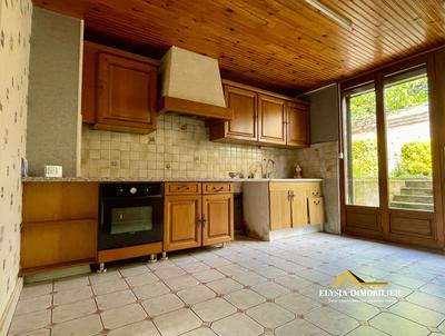 Maison - 95 m² - 6 pièces