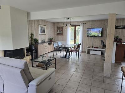 Maison - 121 m² - 8 pièces