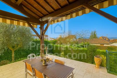 Maison - 203 m² - 5 pièces