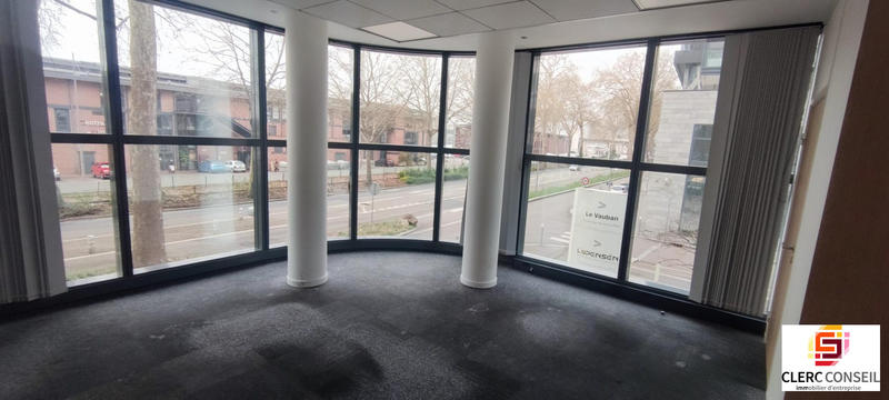 Bureau - 491 m²