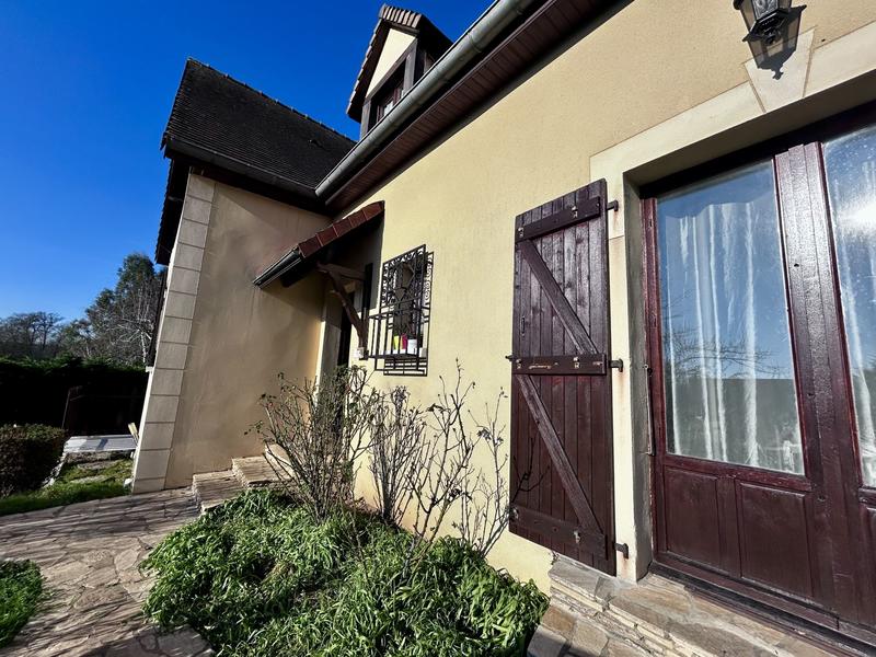 Maison - 182 m² - 8 pièces